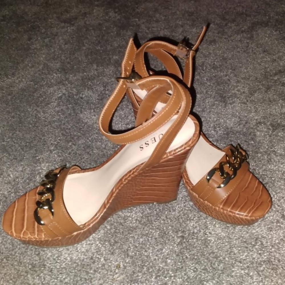 GUESS wedges